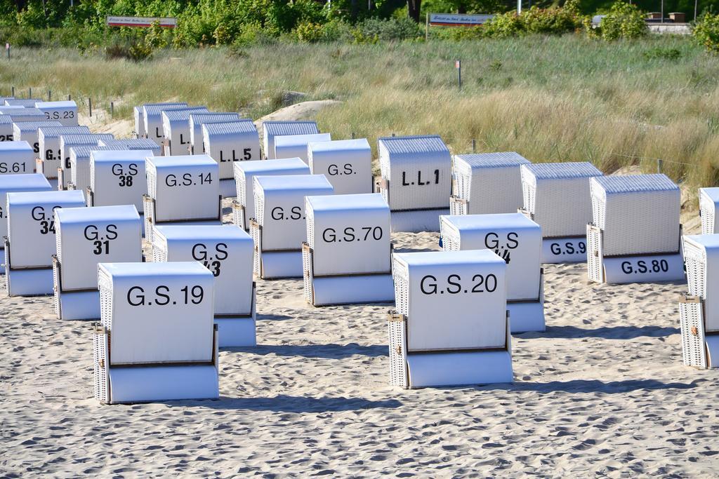 Ferien Unterm Reetdach In Goehren Goehren (Ruegen) Exterior foto