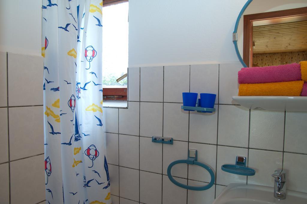 Ferien Unterm Reetdach In Goehren Goehren (Ruegen) Exterior foto