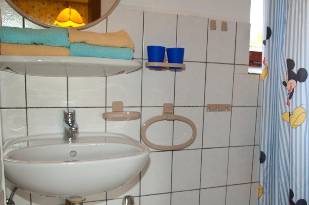 Ferien Unterm Reetdach In Goehren Goehren (Ruegen) Exterior foto
